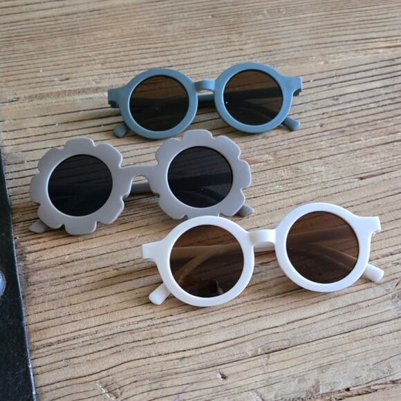 Girl's Sunglasses Bundle New - Picture 1 of 3